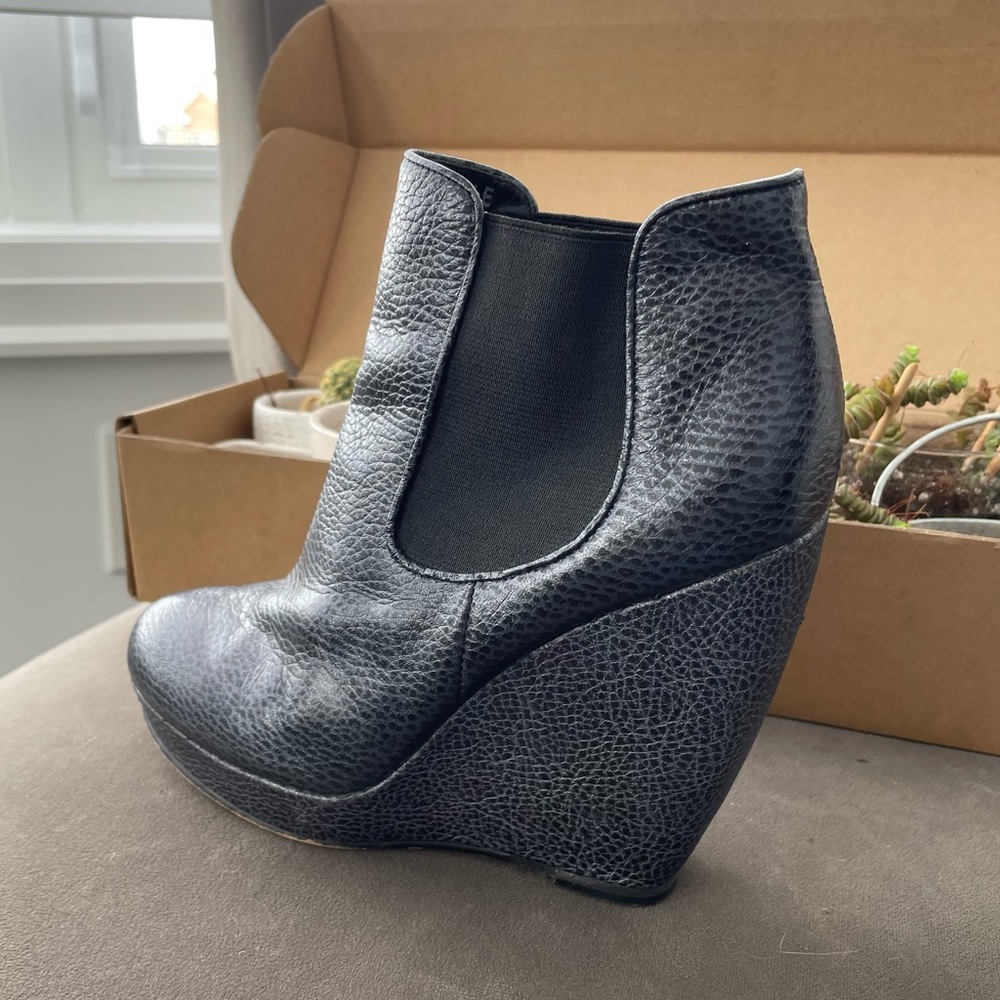 Circus by Sam Edelman Navy Leather Wedge Boots Size 6